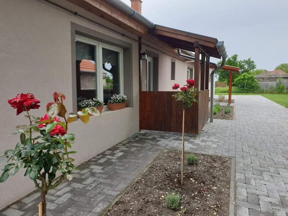 Kajari Apartmanhaz Balatonfokajar Exterior photo